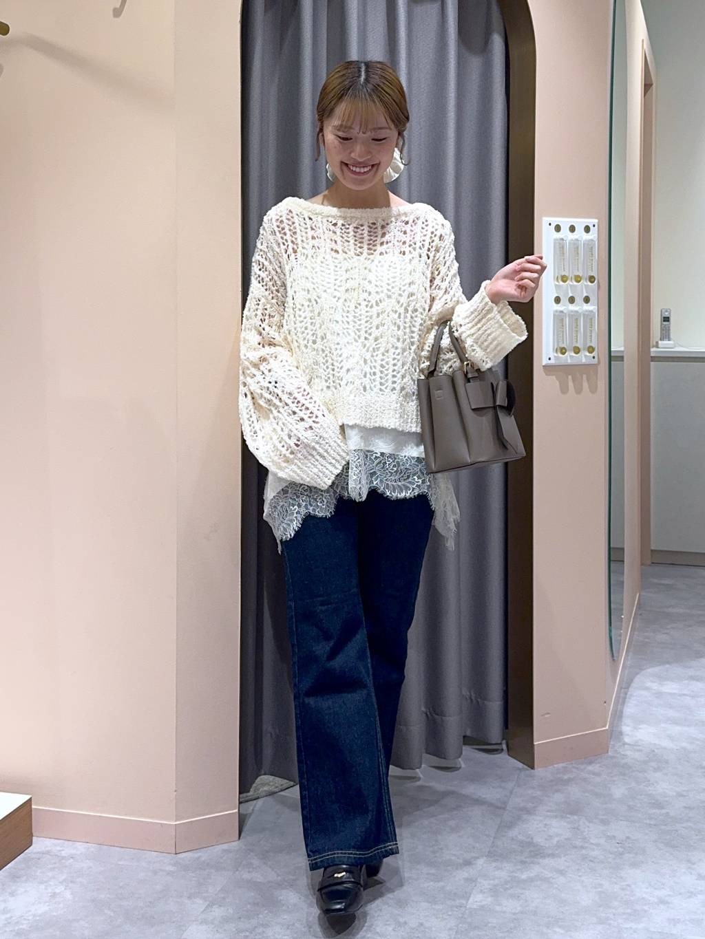 mysty womanのループヤーン透かしニットを使ったコーディネートを紹介します。｜Rakuten Fashion(楽天ファッション／旧楽天ブランドアベニュー)6817049