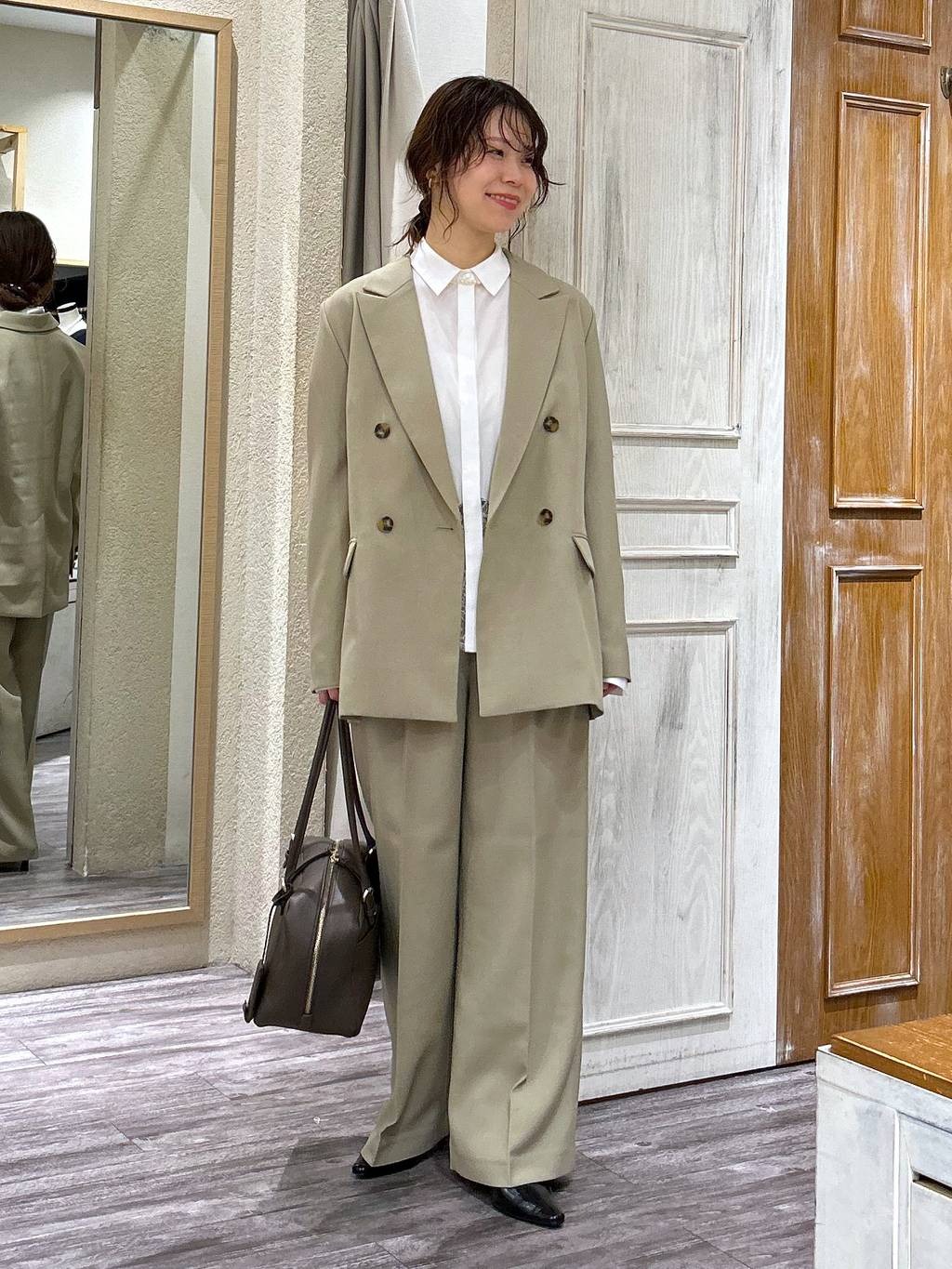 mysty womanのダブルブレストテーラージャケットを使ったコーディネートを紹介します。｜Rakuten Fashion(楽天ファッション／旧楽天ブランドアベニュー)6818282