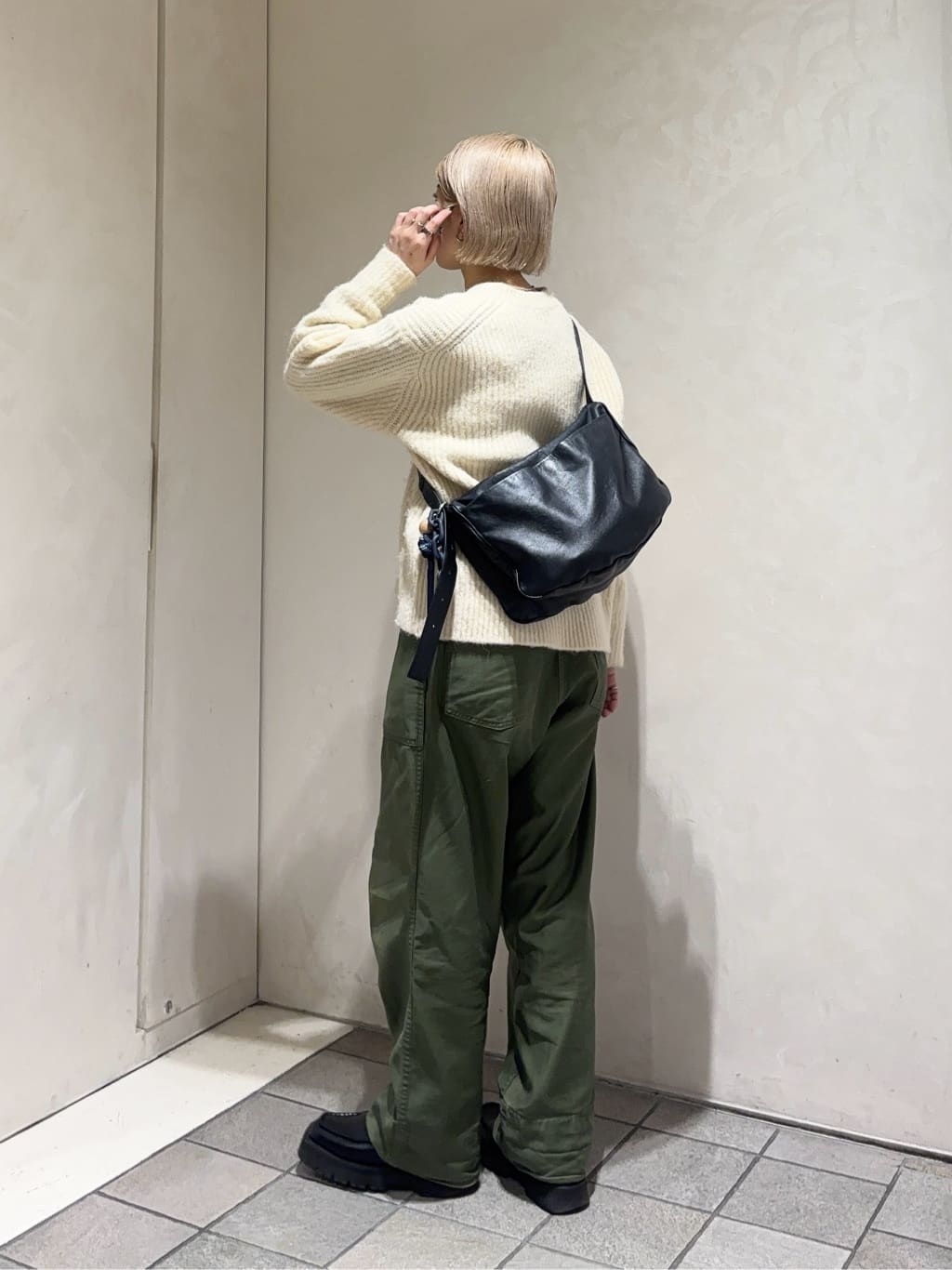 ear PAPILLONNERの《本革/470g》スワロ-マチショルダーバッグを使ったコーディネートを紹介します。｜Rakuten Fashion(楽天ファッション／旧楽天ブランドアベニュー)6820126