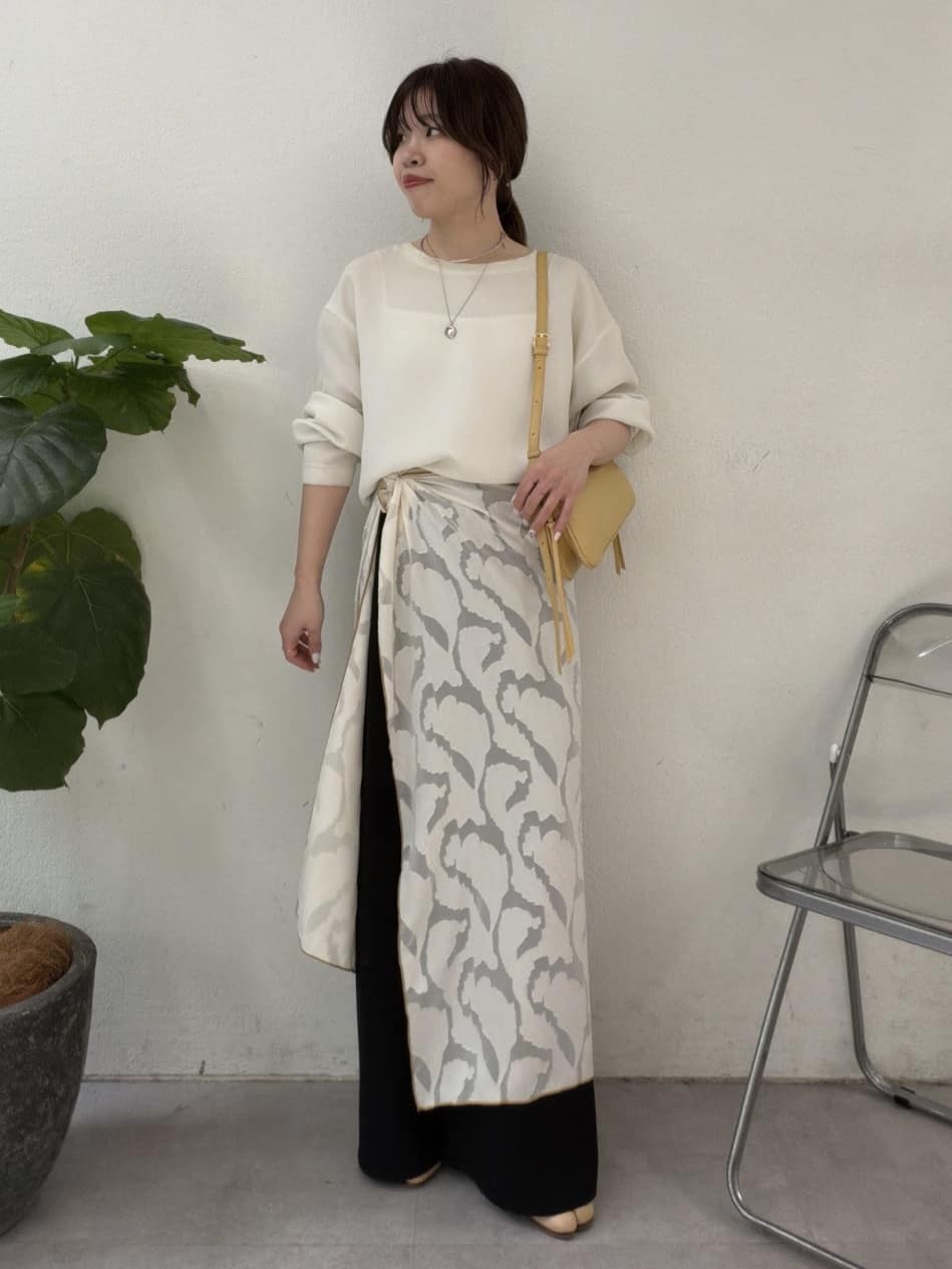 GALLARDAGALANTEのバックスリットブラウスTeeを使ったコーディネートを紹介します。｜Rakuten Fashion(楽天ファッション／旧楽天ブランドアベニュー)6821220