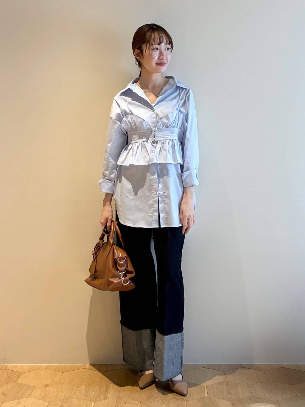 mysty womanのビスチェSETレギュラーシャツ長袖を使ったコーディネートを紹介します。｜Rakuten Fashion(楽天ファッション／旧楽天ブランドアベニュー)6822305