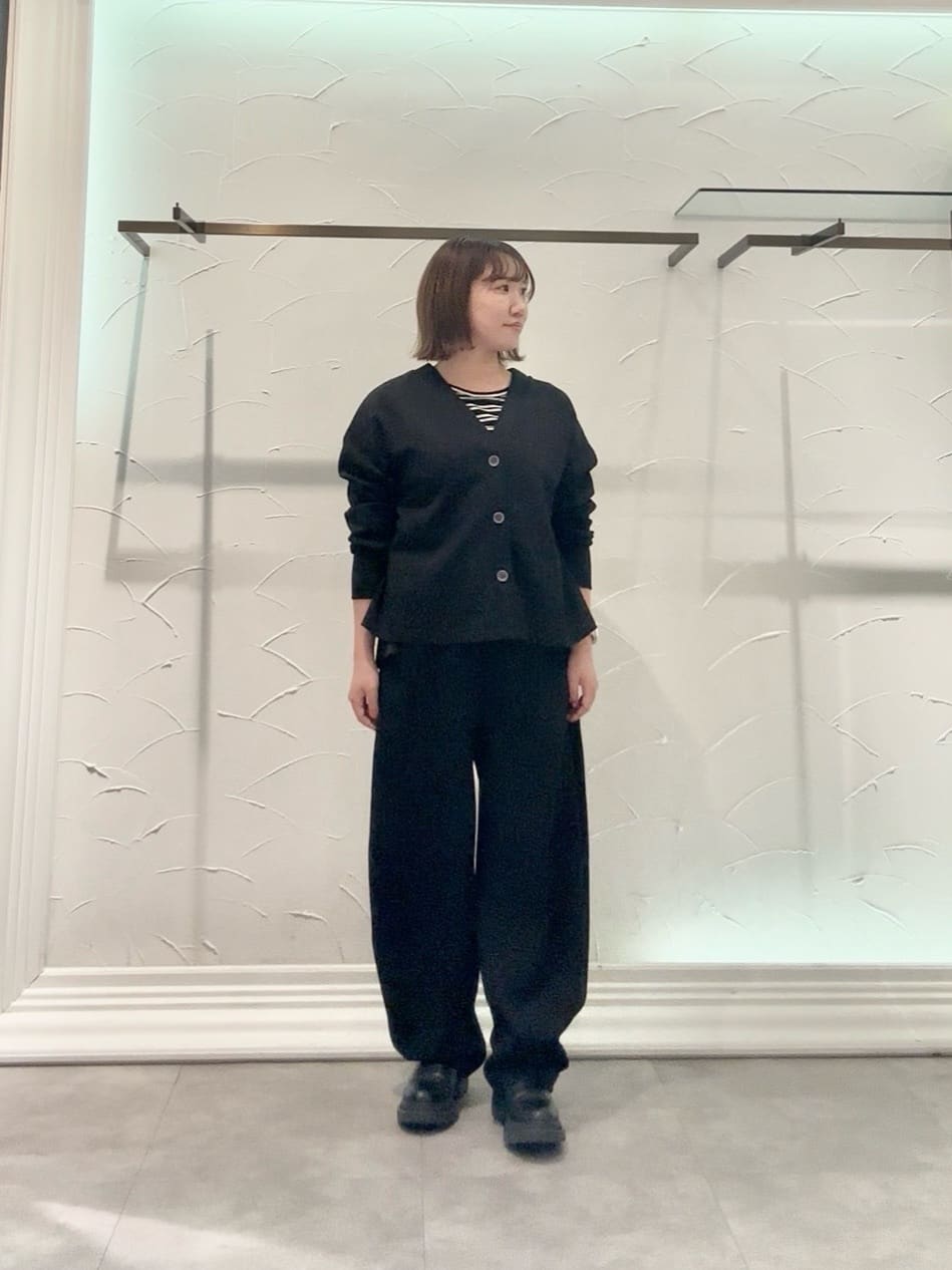MAYSON GREYの"肌が喜ぶ"前後2WAYクルーネックロンT≪手洗い可能≫を使ったコーディネートを紹介します。｜Rakuten Fashion(楽天ファッション／旧楽天ブランドアベニュー)6824217