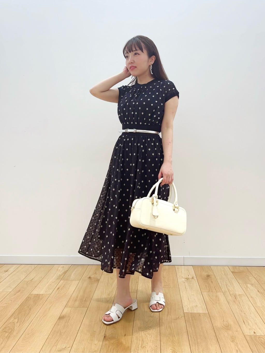 ANAYI | フラワー刺繍ドットフレア ワンピース | Rakuten Fashion(楽天