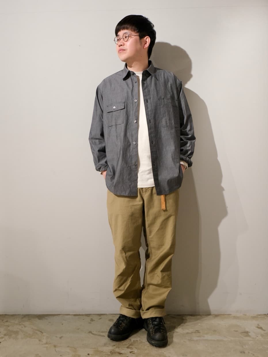 Snow PeakのChambray Work Shirtを使ったコーディネートを紹介します。｜Rakuten Fashion(楽天ファッション／旧楽天ブランドアベニュー)6831755