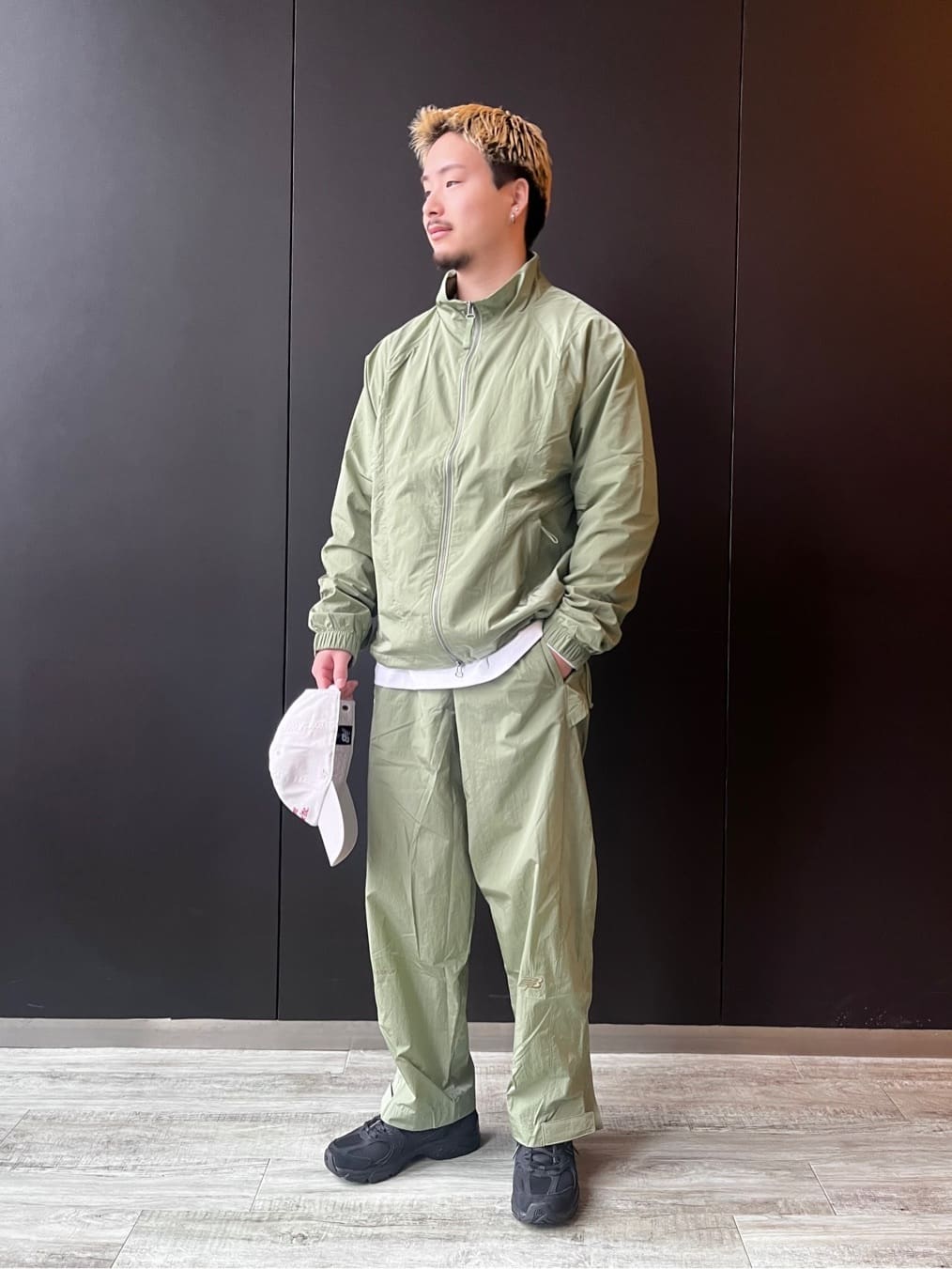 New Balance | NB GREY ナイロンワイドテーパードパンツ | Rakuten