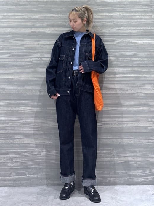 AZUL by moussyのカシミヤミックスクルーネックニットを使ったコーディネートを紹介します。｜Rakuten Fashion(楽天ファッション／旧楽天ブランドアベニュー)6833311