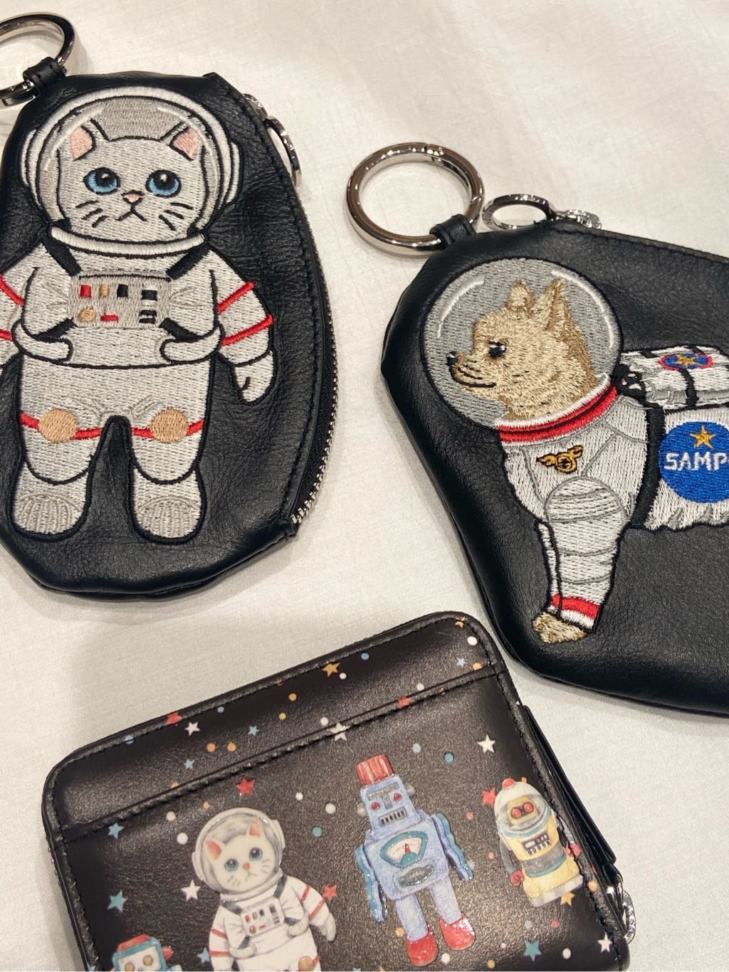 ear PAPILLONNERの《本革》sampo×earコラボ スペーストイレザーケース/バッグチャームを使ったコーディネートを紹介します。｜Rakuten Fashion(楽天ファッション／旧楽天ブランドアベニュー)6834672