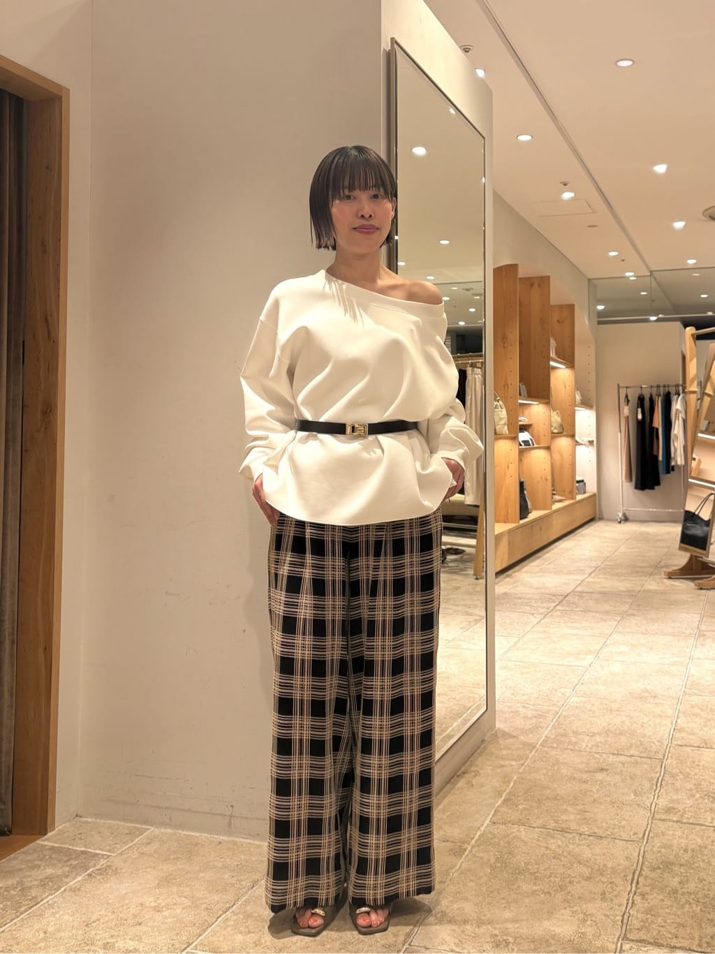 GALLARDAGALANTEの<Oggi 6月号掲載アイテム>【大人のスウェット】ボートネックスウェットを使ったコーディネートを紹介します。｜Rakuten Fashion(楽天ファッション／旧楽天ブランドアベニュー)6836905