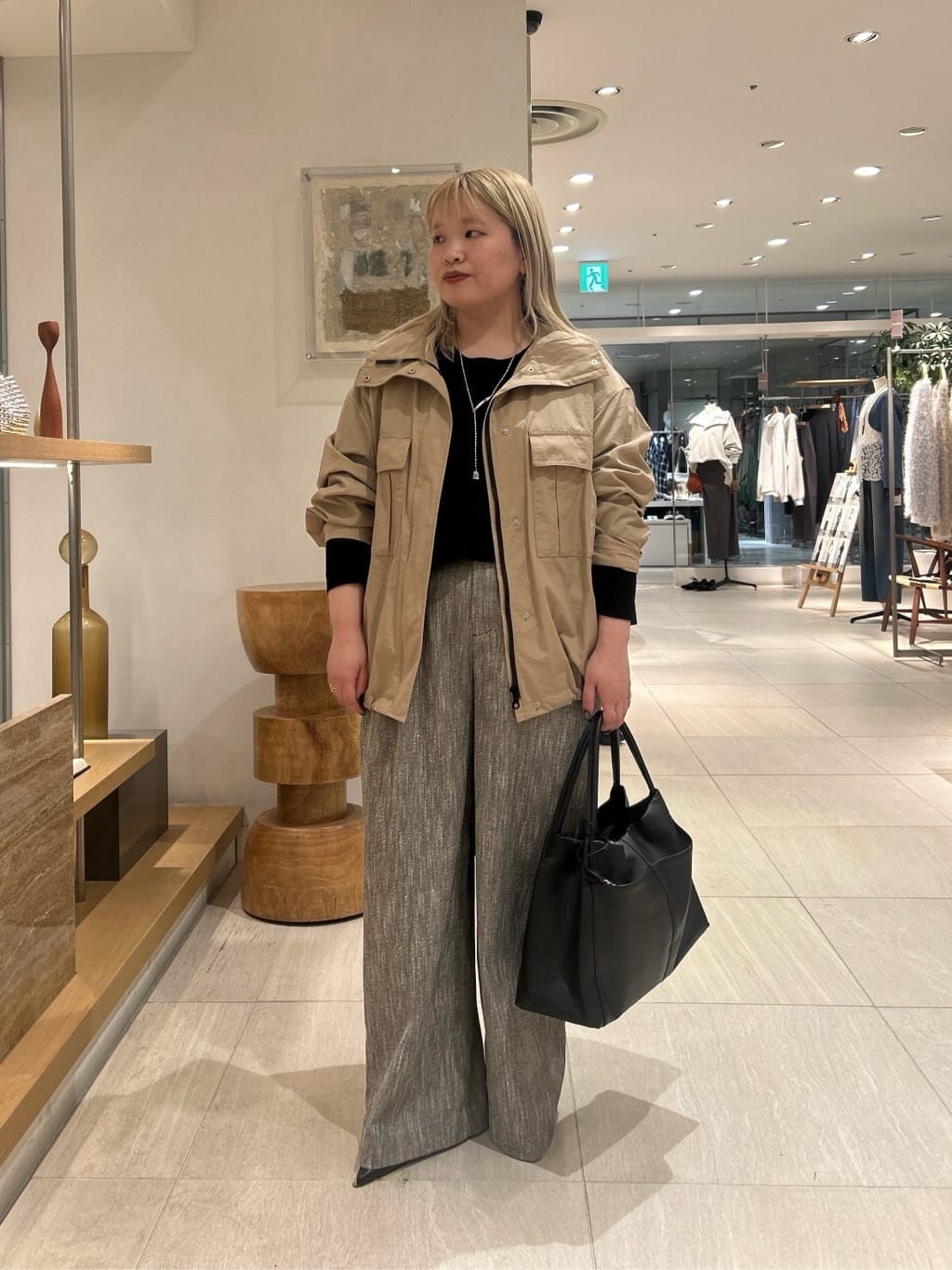 GALLARDAGALANTEのバックスリットブラウスTeeを使ったコーディネートを紹介します。｜Rakuten Fashion(楽天ファッション／旧楽天ブランドアベニュー)6840119