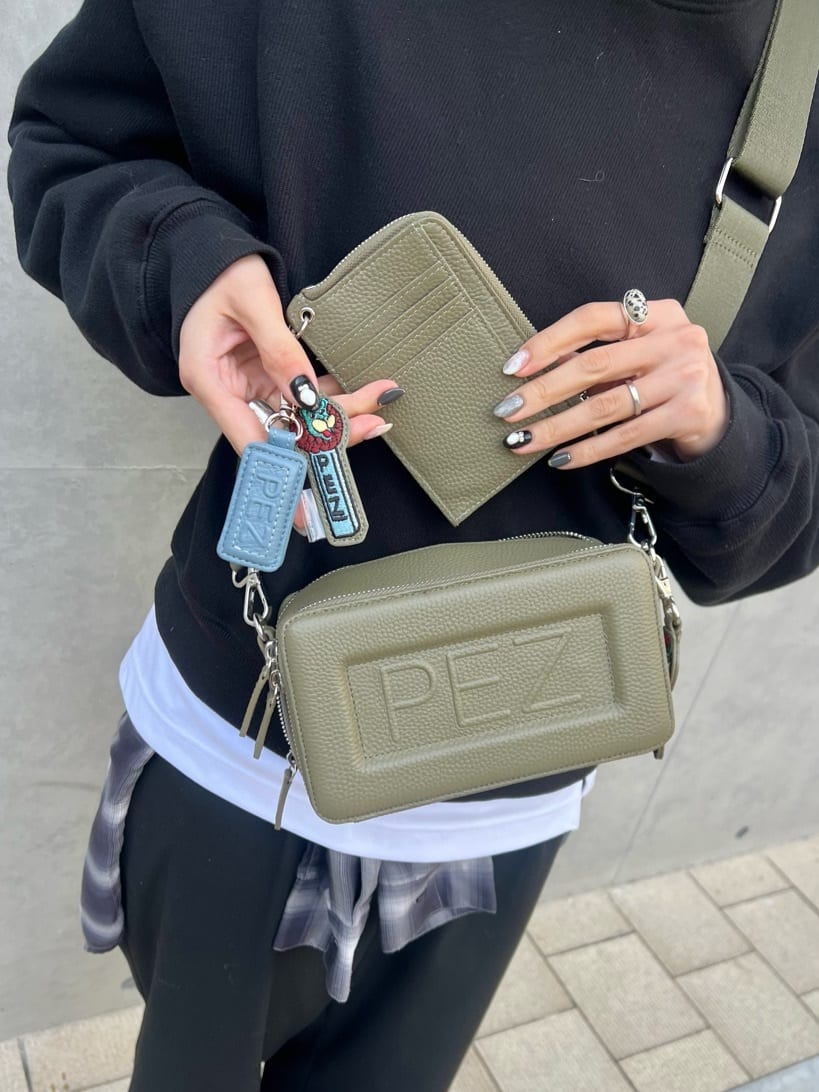 ear PAPILLONNERの【PEZ(ペッツ)×ear】本革ウォレット&ショルダーバッグを使ったコーディネートを紹介します。｜Rakuten Fashion(楽天ファッション／旧楽天ブランドアベニュー)6841479
