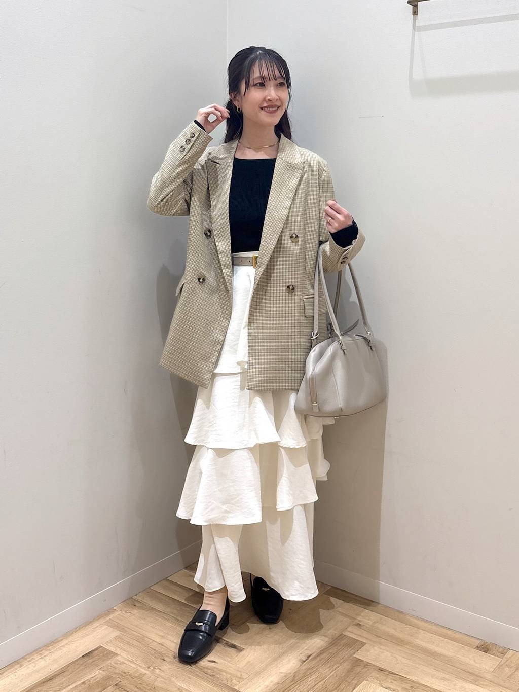 mysty womanのボートネック袖ボタンニットを使ったコーディネートを紹介します。｜Rakuten Fashion(楽天ファッション／旧楽天ブランドアベニュー)6843002