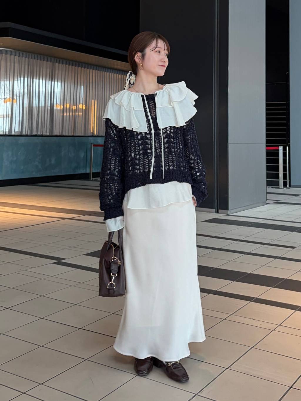 mysty womanのフリルカラーブラウスを使ったコーディネートを紹介します。｜Rakuten Fashion(楽天ファッション／旧楽天ブランドアベニュー)6843679