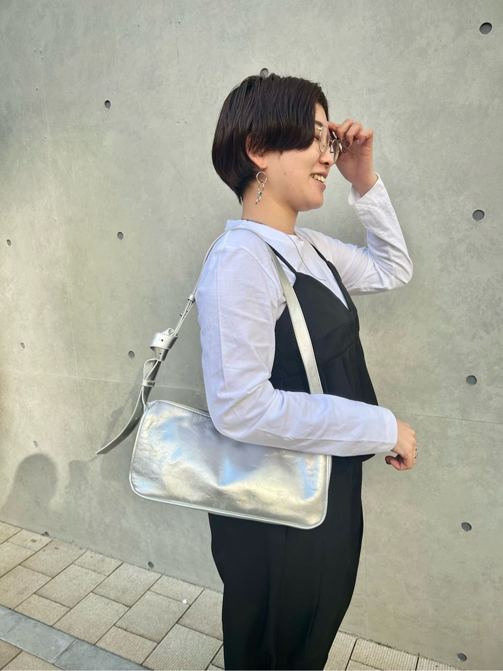ear PAPILLONNERの《本革/超軽量280g/全骨格◎》ミニスワローマチショルダーバッグを使ったコーディネートを紹介します。｜Rakuten Fashion(楽天ファッション／旧楽天ブランドアベニュー)6846110