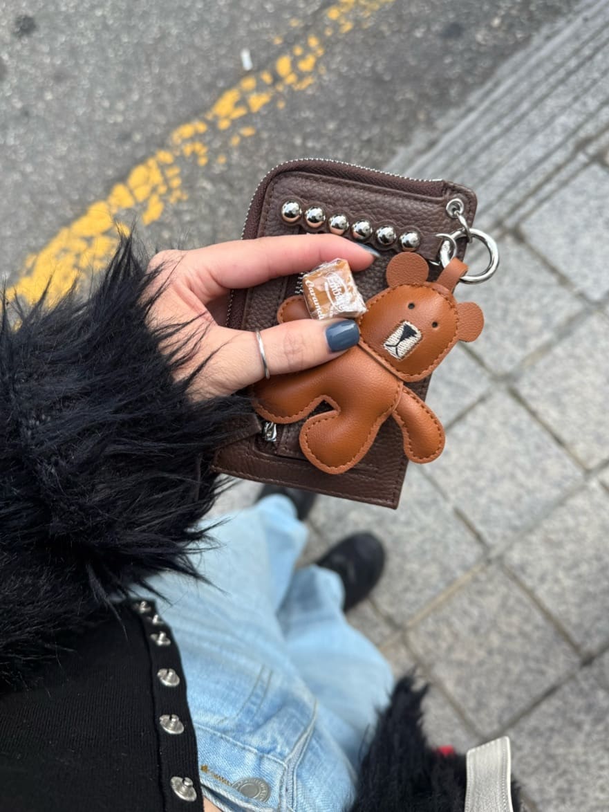 ear PAPILLONNERの【ほし企画】本革スタッズフラグメントケースを使ったコーディネートを紹介します。｜Rakuten Fashion(楽天ファッション／旧楽天ブランドアベニュー)6846497