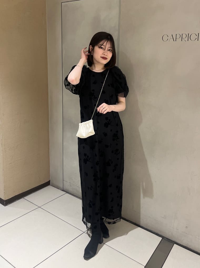 高身長 新品 CAPRICIEUX LE'MAGE フロッキーパフワンピース 黒 CAPRICIEUX LE'MAGE | 【オケージョン/サイズ展開あり】フロッキーパフ