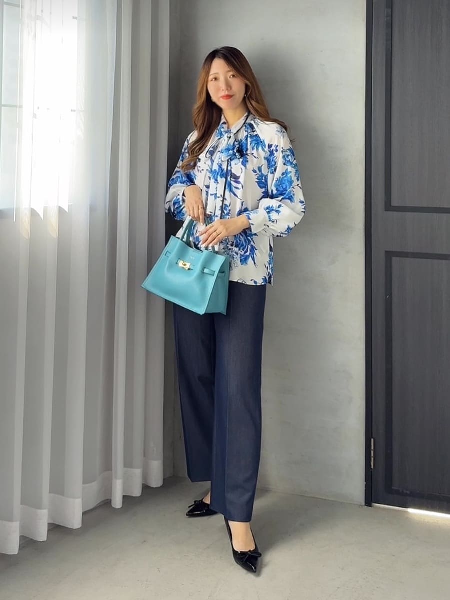 Viaggio Bluのオーロララメデニムパンツを使ったコーディネートを紹介します。｜Rakuten Fashion(楽天ファッション／旧楽天ブランドアベニュー)6852640
