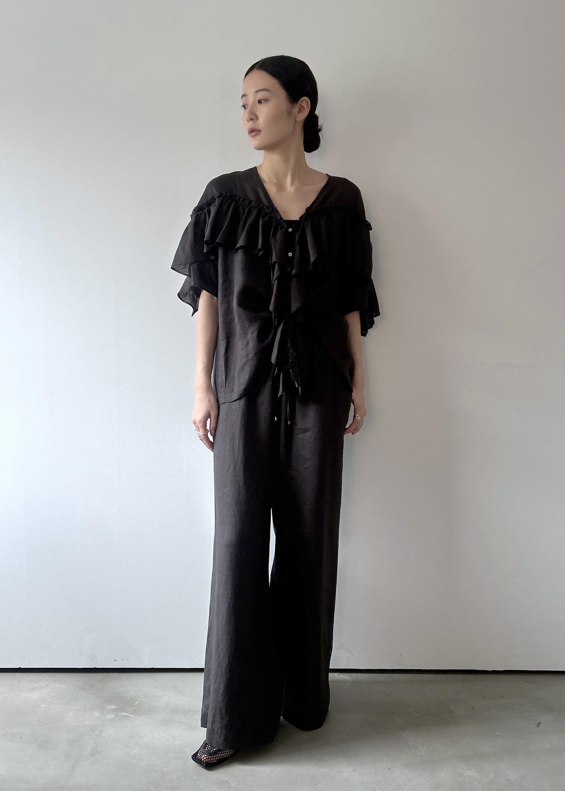 SALON adam et rope'の【WEB限定】ヨーロピアンリネンリラクシーワイドパンツを使ったコーディネートを紹介します。｜Rakuten Fashion(楽天ファッション／旧楽天ブランドアベニュー)6894015
