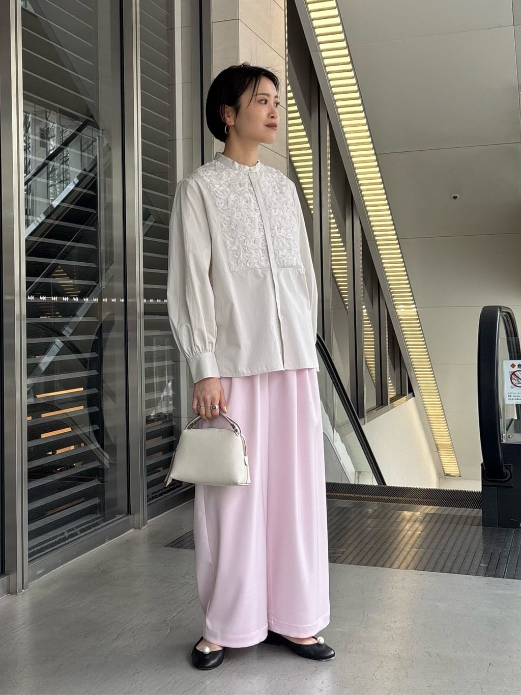 UNITED ARROWS | サテン エンブロイダリーフラワー シャツ ブラウス