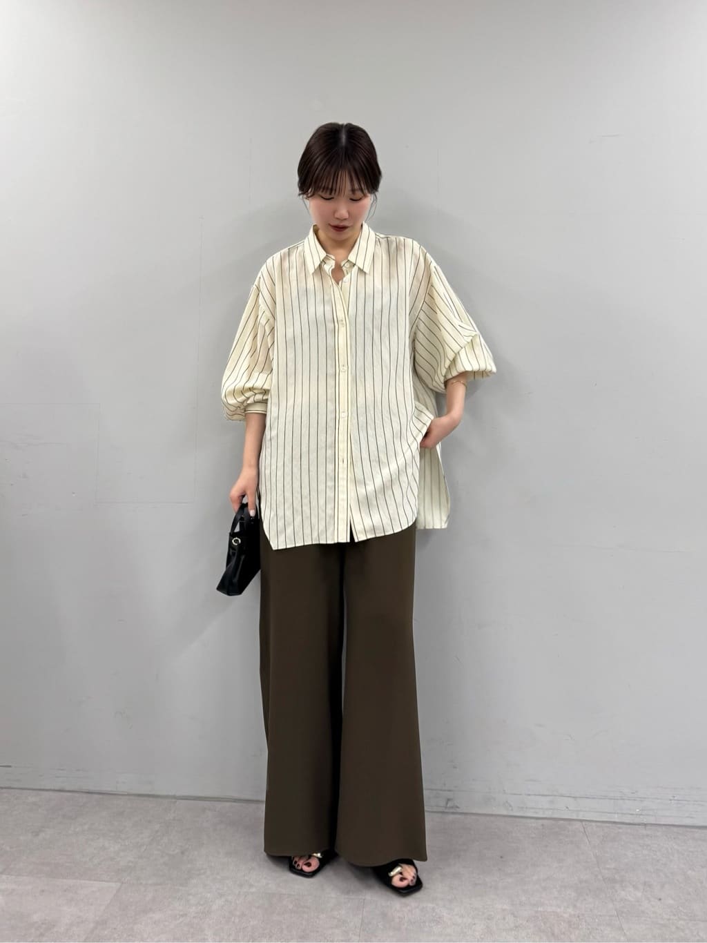 GALLARDAGALANTEの【即戦力パンツ】【3サイズ展開】ワイドイージーパンツを使ったコーディネートを紹介します。｜Rakuten Fashion(楽天ファッション／旧楽天ブランドアベニュー)6864194
