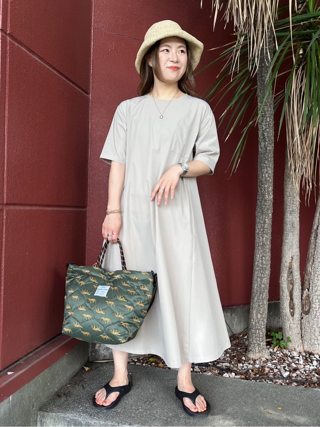 FREAK’S STOREの別注PADDED TOTE BAG/パデットトートバッグを使ったコーディネートを紹介します。｜Rakuten Fashion(楽天ファッション／旧楽天ブランドアベニュー)6881137