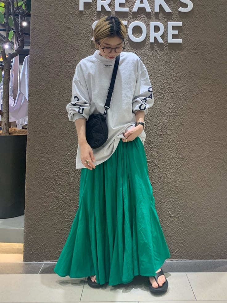 FREAK’S STOREのHeavy weight Jersey Mock Neck L/S Print Teeを使ったコーディネートを紹介します。｜Rakuten Fashion(楽天ファッション／旧楽天ブランドアベニュー)6882484