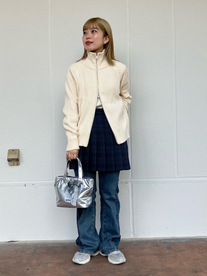 FREAK’S STOREのプリーツチェックカットオフスカートを使ったコーディネートを紹介します。｜Rakuten Fashion(楽天ファッション／旧楽天ブランドアベニュー)6883809
