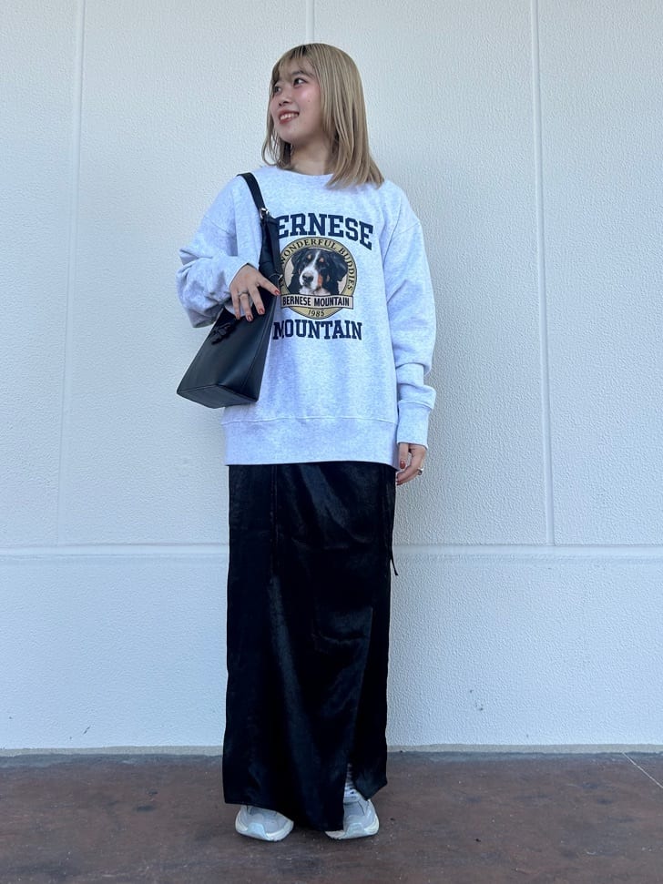 FREAK’S STOREのギャザーリボンサテンスカート 24AWを使ったコーディネートを紹介します。｜Rakuten Fashion(楽天ファッション／旧楽天ブランドアベニュー)6883825