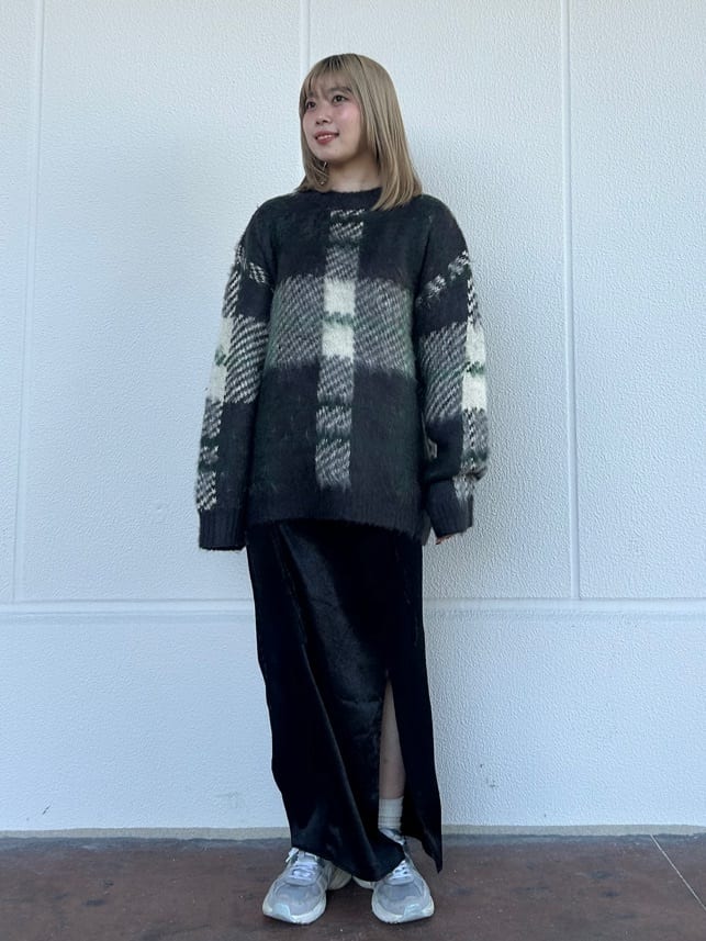 FREAK’S STOREのギャザーリボンサテンスカート 24AWを使ったコーディネートを紹介します。｜Rakuten Fashion(楽天ファッション／旧楽天ブランドアベニュー)6883826
