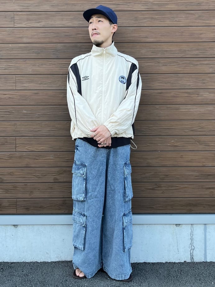 FREAK’S STOREの4POCKET DENIM CARGO PANTS【限定展開】 24SSを使ったコーディネートを紹介します。｜Rakuten Fashion(楽天ファッション／旧楽天ブランドアベニュー)6884670