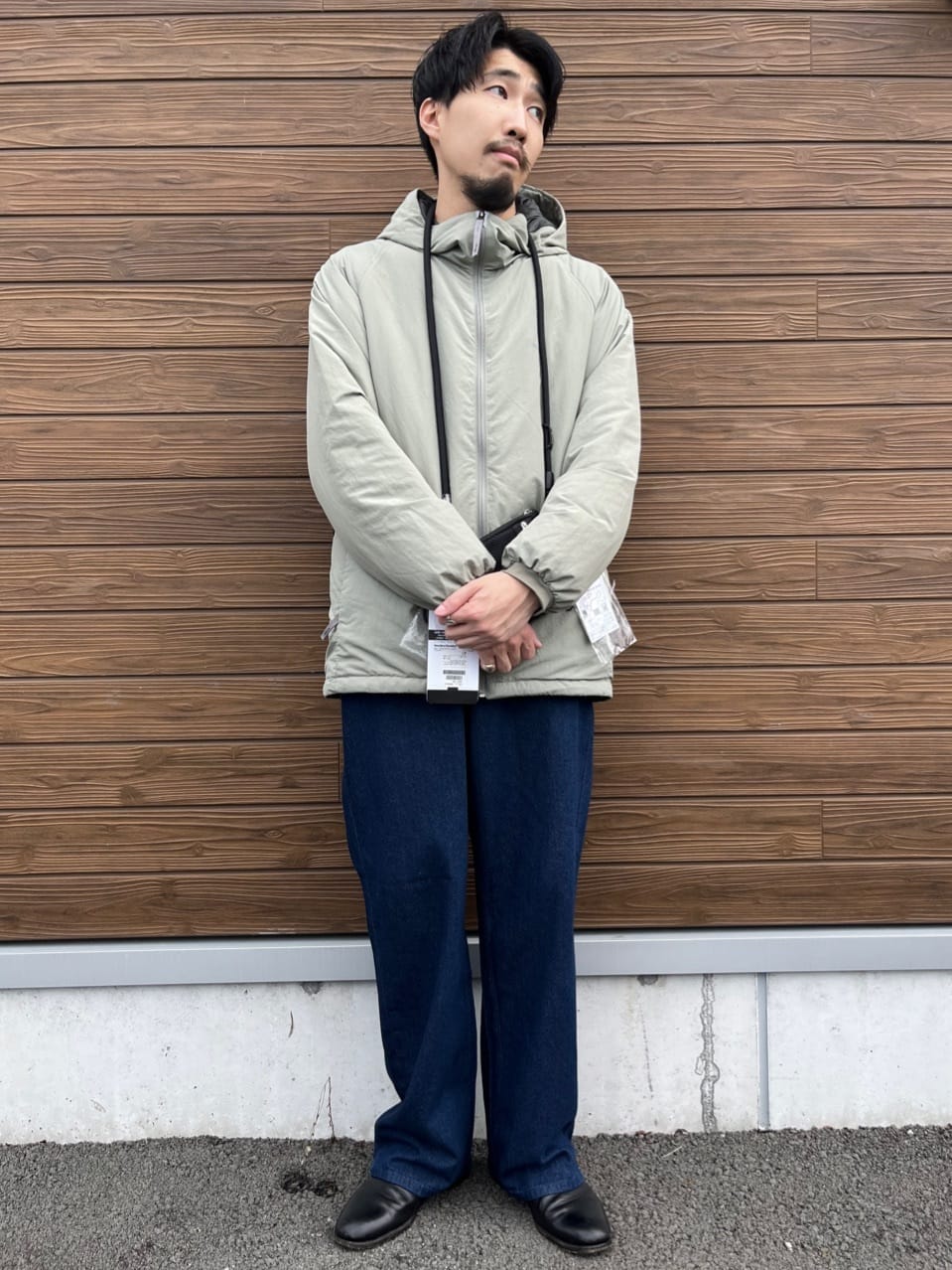 FREAK’S STOREのワイドストレート デニムパンツ【限定展開】 25SSを使ったコーディネートを紹介します。｜Rakuten Fashion(楽天ファッション／旧楽天ブランドアベニュー)6884683