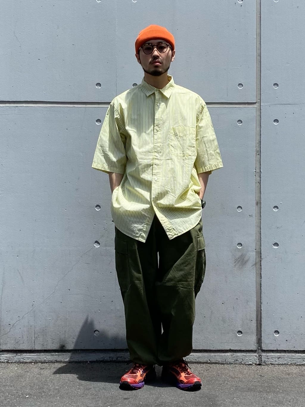 FREAK’S STOREの別注 6POCKET PANTSを使ったコーディネートを紹介します。｜Rakuten Fashion(楽天ファッション／旧楽天ブランドアベニュー)6884739
