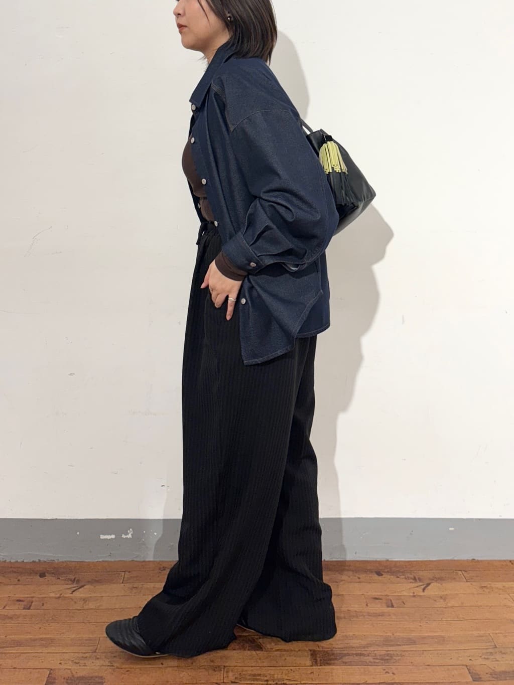 ear PAPILLONNERのデニムリボンシャツ【SUM1 STYLE】を使ったコーディネートを紹介します。｜Rakuten Fashion(楽天ファッション／旧楽天ブランドアベニュー)6885090