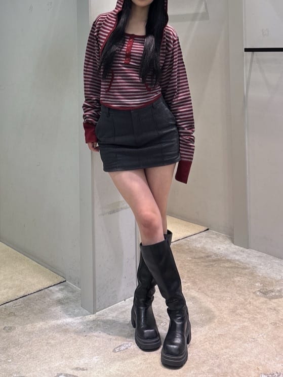 SLYの【SNSで話題の美脚チートブーツ!】SQUARE TOE KNEE ブーツを使っ