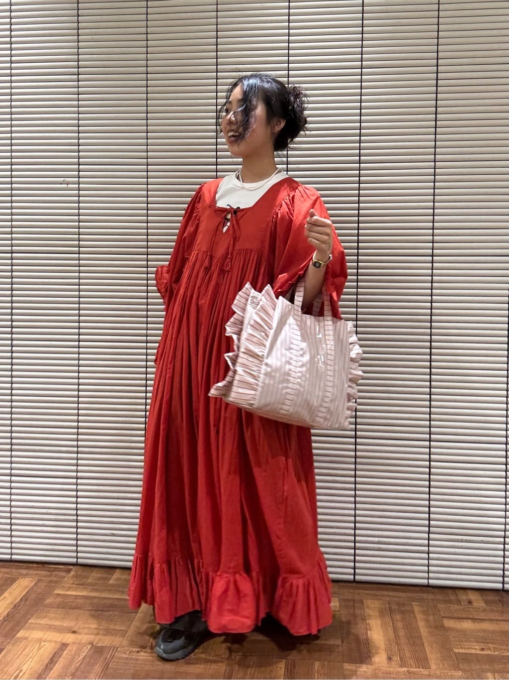 FREAK’S STOREのインド スクエアネック フリルドレスを使ったコーディネートを紹介します。｜Rakuten Fashion(楽天ファッション／旧楽天ブランドアベニュー)6896189
