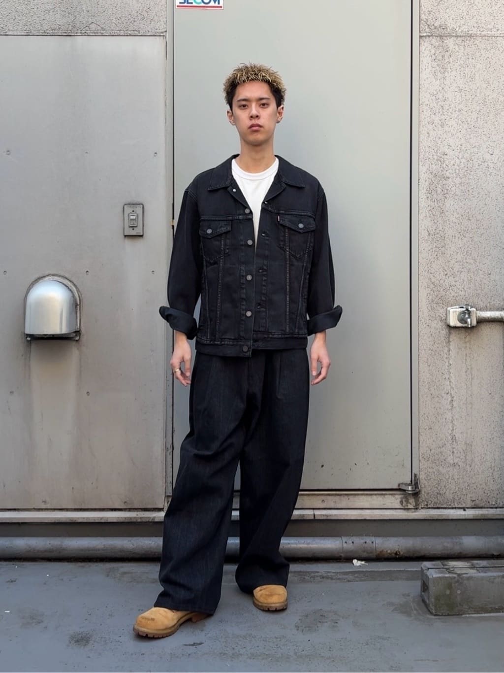 Levi'sのBLUETAB(TM) ワイドプリーツ CROP ジーンズ ブラックを使った