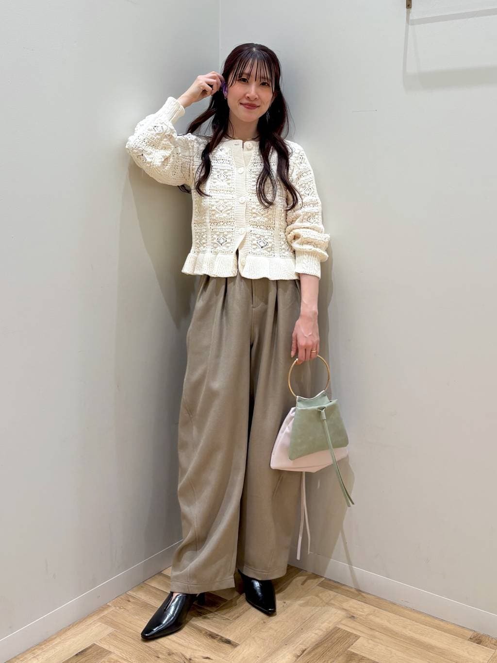 mysty womanのスカシ編み柄カーディガンを使ったコーディネートを紹介します。｜Rakuten Fashion(楽天ファッション／旧楽天ブランドアベニュー)6905157