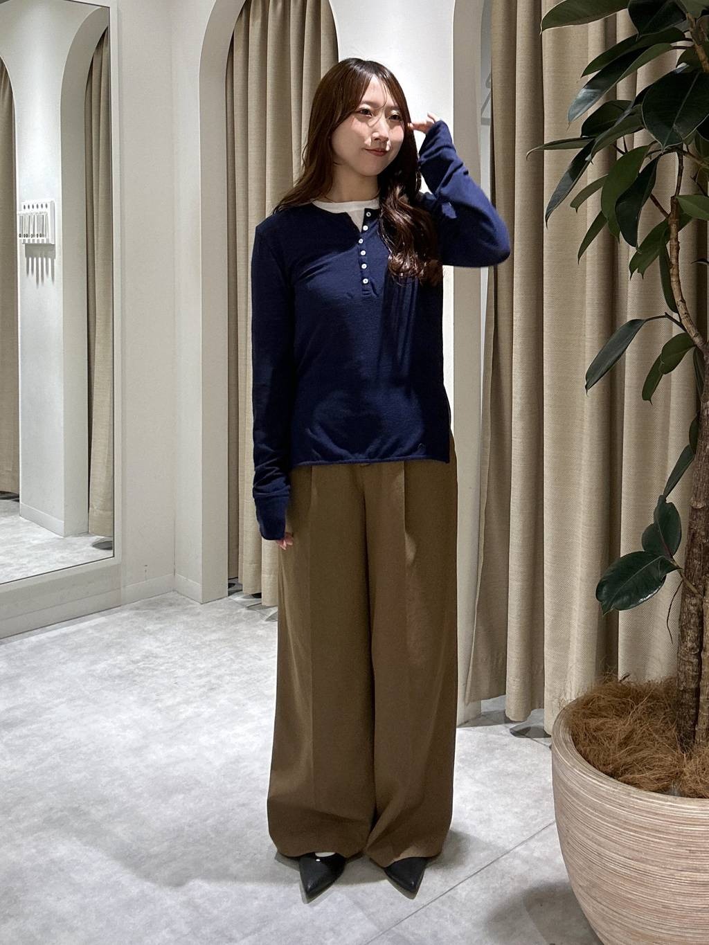 mysty womanの【WEB限定】柔らかヘンリーネックロンTを使ったコーディネートを紹介します。｜Rakuten Fashion(楽天ファッション／旧楽天ブランドアベニュー)6905070