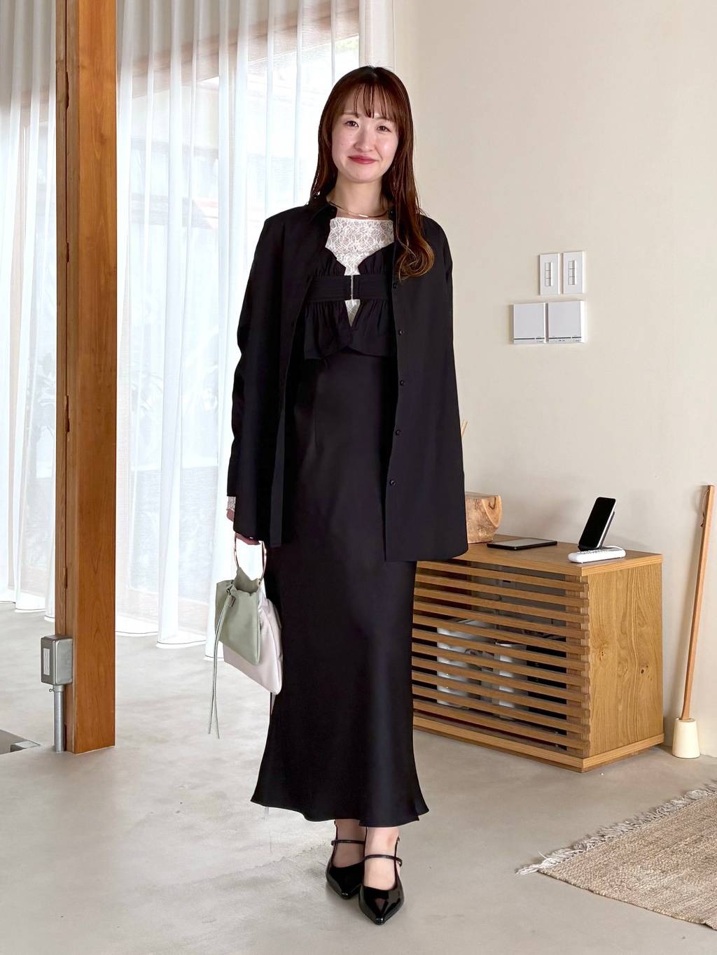 mysty womanのレースリバーシブルプルオーバーを使ったコーディネートを紹介します。｜Rakuten Fashion(楽天ファッション／旧楽天ブランドアベニュー)6905160