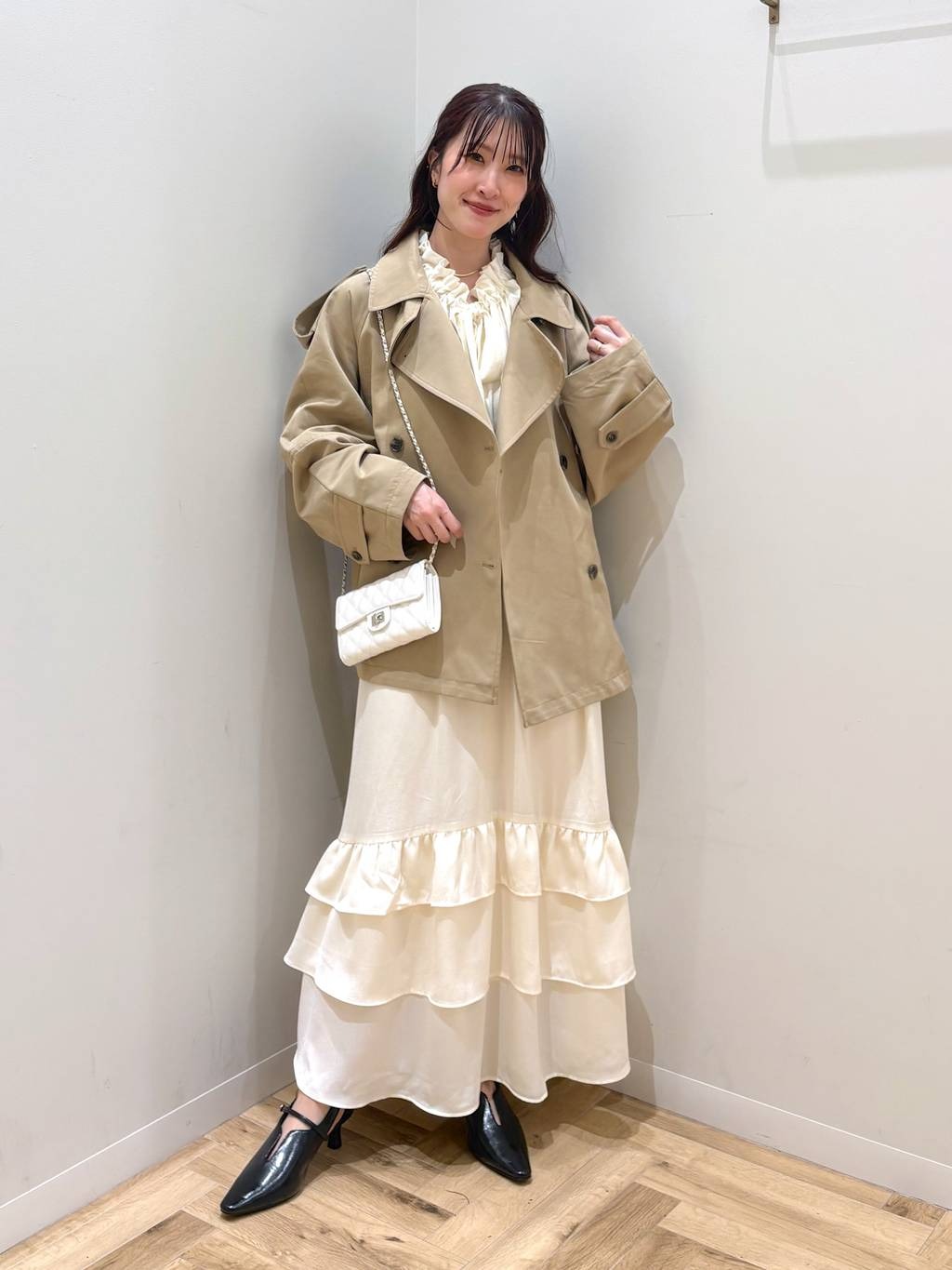 mysty womanのコクーンスリーブショートトレンチコートを使ったコーディネートを紹介します。｜Rakuten Fashion(楽天ファッション／旧楽天ブランドアベニュー)6905072