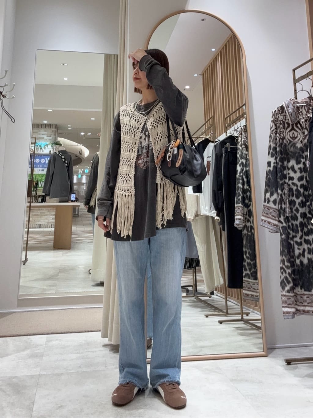 ear PAPILLONNERのコロンボストンバッグを使ったコーディネートを紹介します。｜Rakuten Fashion(楽天ファッション／旧楽天ブランドアベニュー)6906374