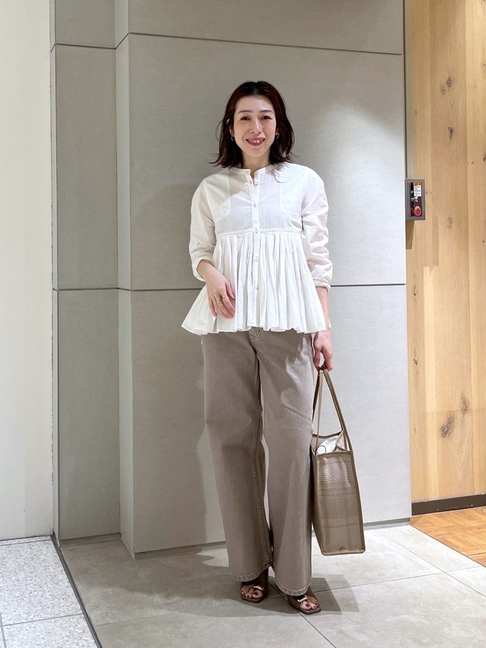 GALLARDAGALANTEの【手洗い可】ストレートデニムを使ったコーディネートを紹介します。｜Rakuten Fashion(楽天ファッション／旧楽天ブランドアベニュー)6907746