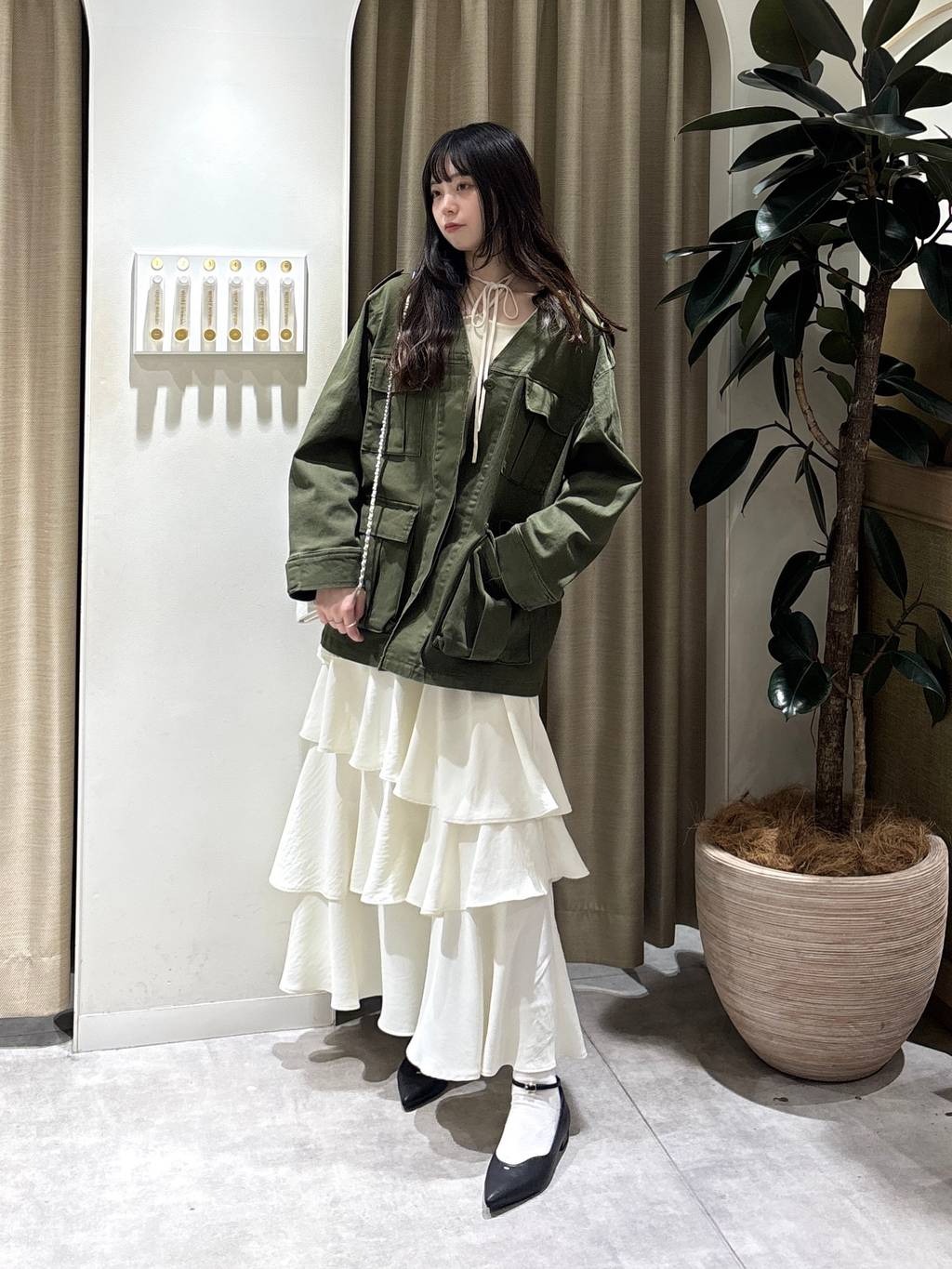 mysty womanのノーカラーミリタリージャケットを使ったコーディネートを紹介します。｜Rakuten Fashion(楽天ファッション／旧楽天ブランドアベニュー)6912524