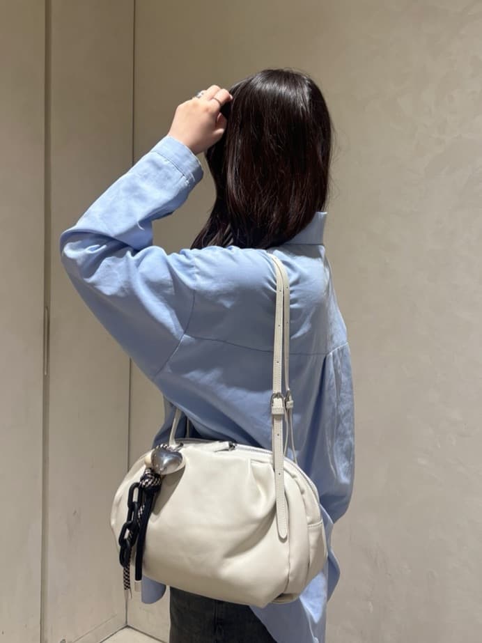 ear PAPILLONNERのコロンボストンバッグを使ったコーディネートを紹介します。｜Rakuten Fashion(楽天ファッション／旧楽天ブランドアベニュー)6913203