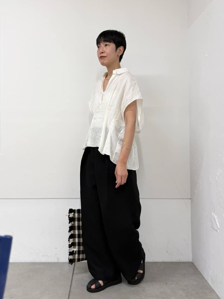 GALLARDAGALANTEのハーフスリーブウエストシェイプシャツを使ったコーディネートを紹介します。｜Rakuten Fashion(楽天ファッション／旧楽天ブランドアベニュー)6913475