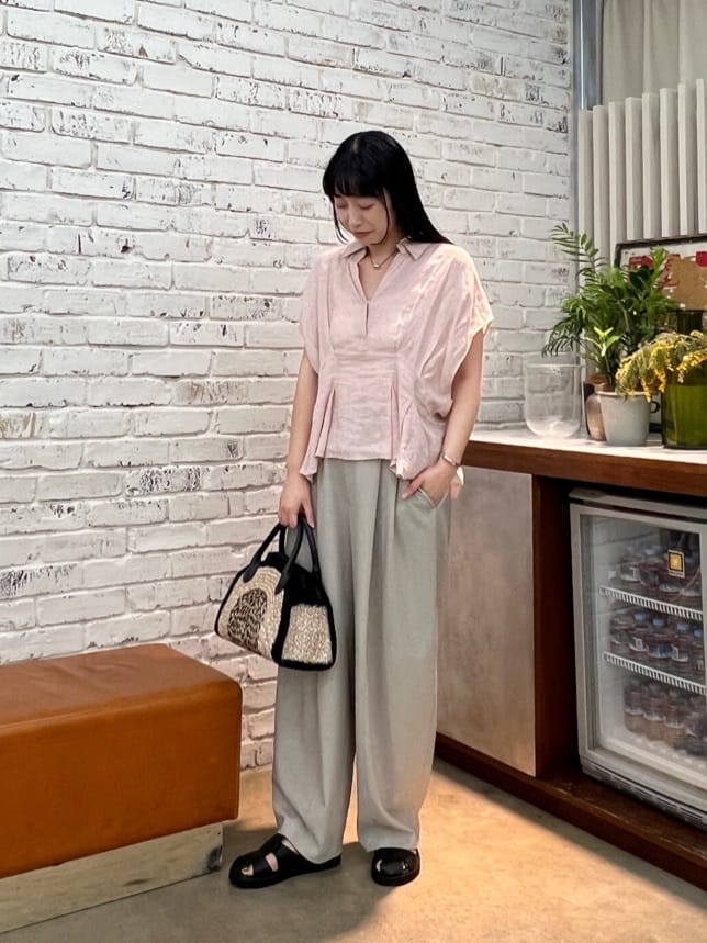 GALLARDAGALANTEのハーフスリーブウエストシェイプシャツを使ったコーディネートを紹介します。｜Rakuten Fashion(楽天ファッション／旧楽天ブランドアベニュー)6916042
