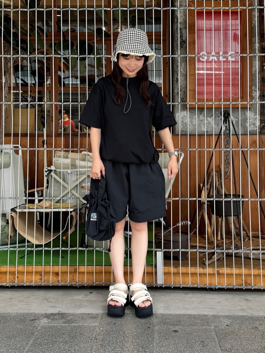 FREAK’S STOREのローソン×FREAK'S STORE リラックスフィット ラッシュガード クルーネックTシャツ 24SSを使ったコーディネートを紹介します。｜Rakuten Fashion(楽天ファッション／旧楽天ブランドアベニュー)6917416