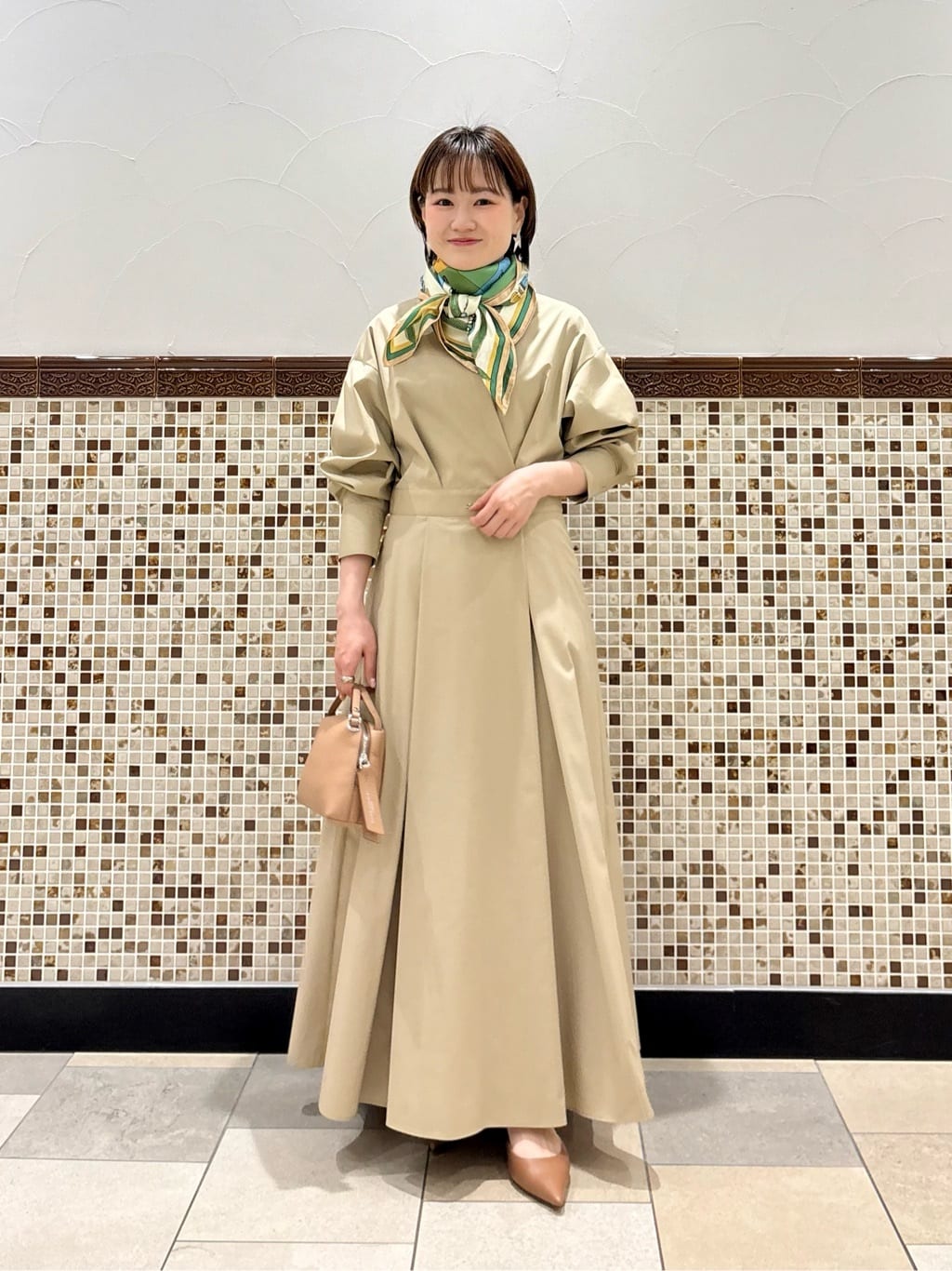 allurevilleのラップライクシャツワンピースを使ったコーディネートを紹介します。｜Rakuten Fashion(楽天ファッション／旧楽天ブランドアベニュー)6919797