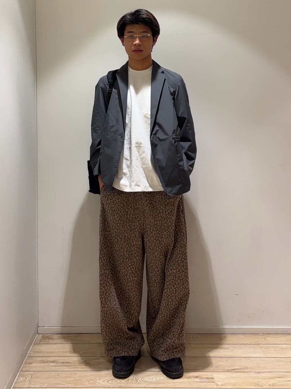 FREAK’S STOREの+phenix 別注 GORE-TEX WINDSTOPPER PACKABLE TAILORED JACKET [セットアップ対応]を使ったコーディネートを紹介します。｜Rakuten Fashion(楽天ファッション／旧楽天ブランドアベニュー)6925457