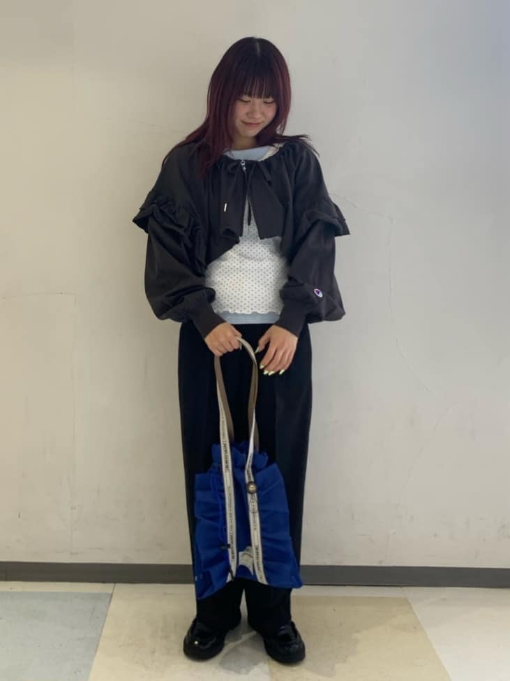 FREAK’S STOREのギャザー×フリル ジップショートボレロを使ったコーディネートを紹介します。｜Rakuten Fashion(楽天ファッション／旧楽天ブランドアベニュー)6926504