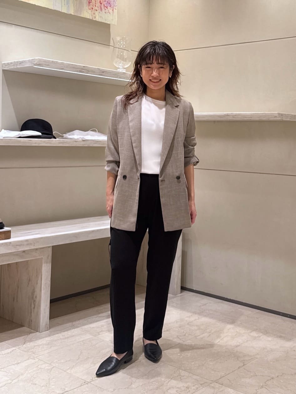 GALLARDAGALANTEのバックスリットブラウスTeeを使ったコーディネートを紹介します。｜Rakuten Fashion(楽天ファッション／旧楽天ブランドアベニュー)6926806